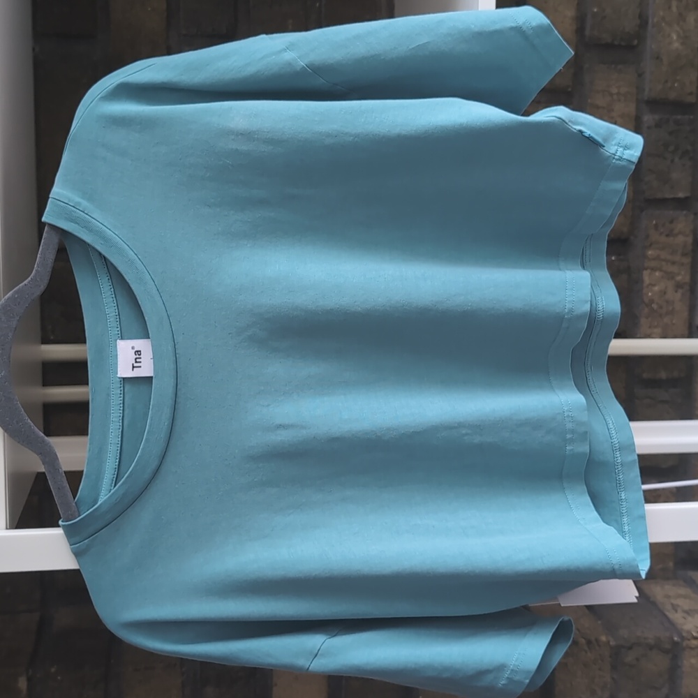 NWT Aritzia TNA Laid Back Cropped Shirt